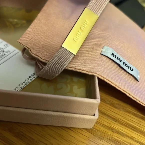 Miu Miu Red Bracelet with Heart Charm - Picture 7 of 7